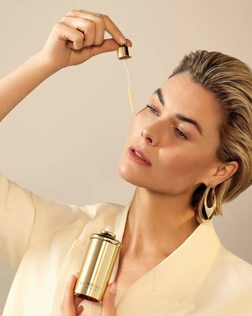 7611773141482_EFFICACY_5d8f56e3-3776-475f-923e-71b98cb5a5aa.jpg La Prairie - Pure Gold Collection - Concentrate – Bild 1
